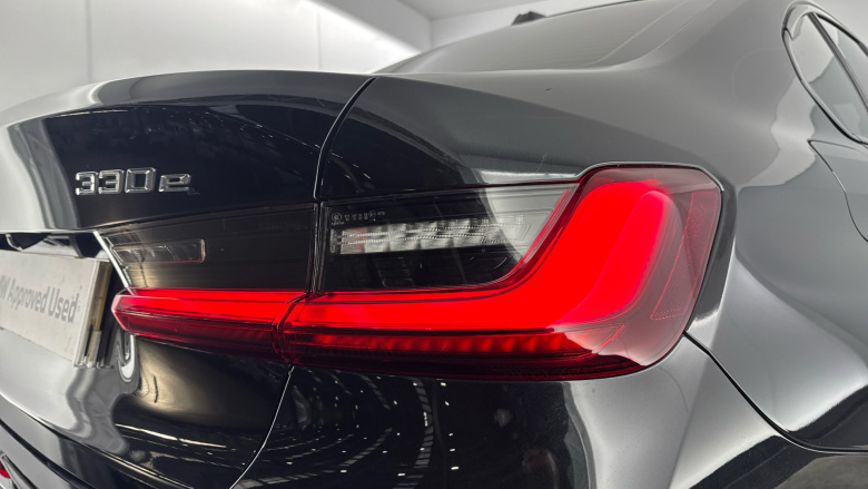 BMW 3 Series 330e M Sport 4dr Step Auto Saloon